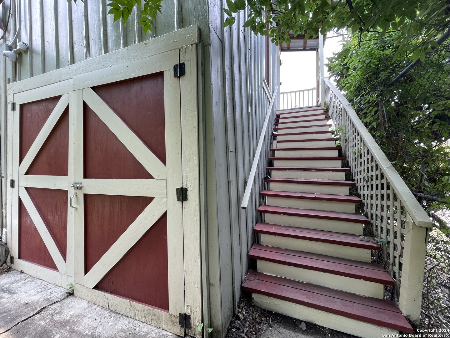 a view of entryway