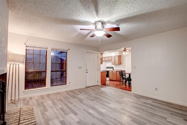 $1,600 | 205 West Trinity Street | Forney