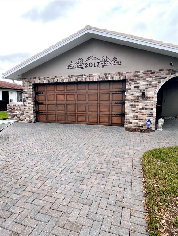 a view of a garage