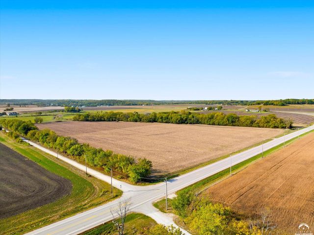 $275,000 | 875 North 1000 Road | Clinton Township - Douglas County