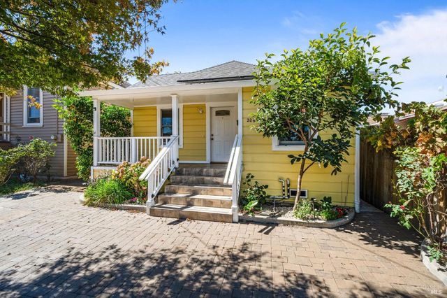 $800,000 | 2065 Yajome Street | Central Napa