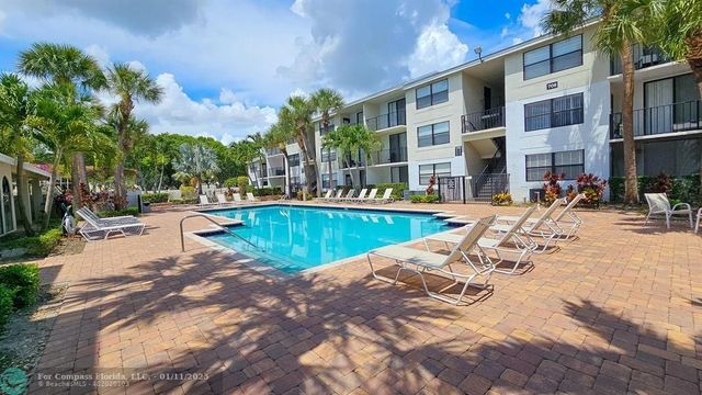 $198,000 | 760 Executive Center Drive, Unit 14 | Clear Lake Club Condominiums