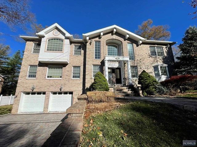 $1,638,000 | 8 Glenwood Avenue | Demarest