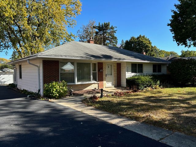 $2,900 | 329 South Hart Street | Palatine