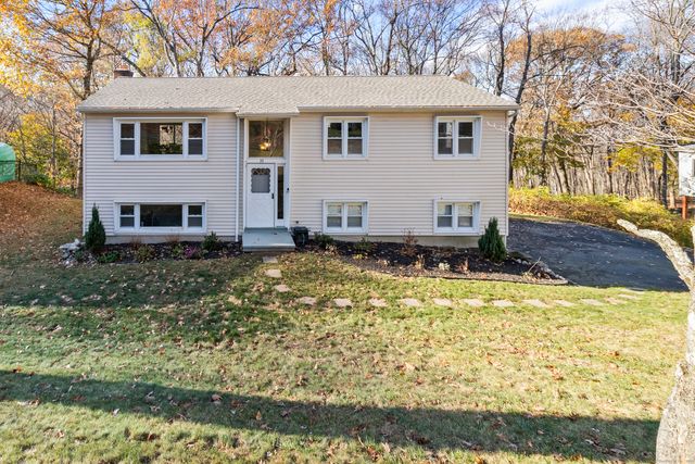 $485,000 | 33 Whippoorwill Road | Bethel Center