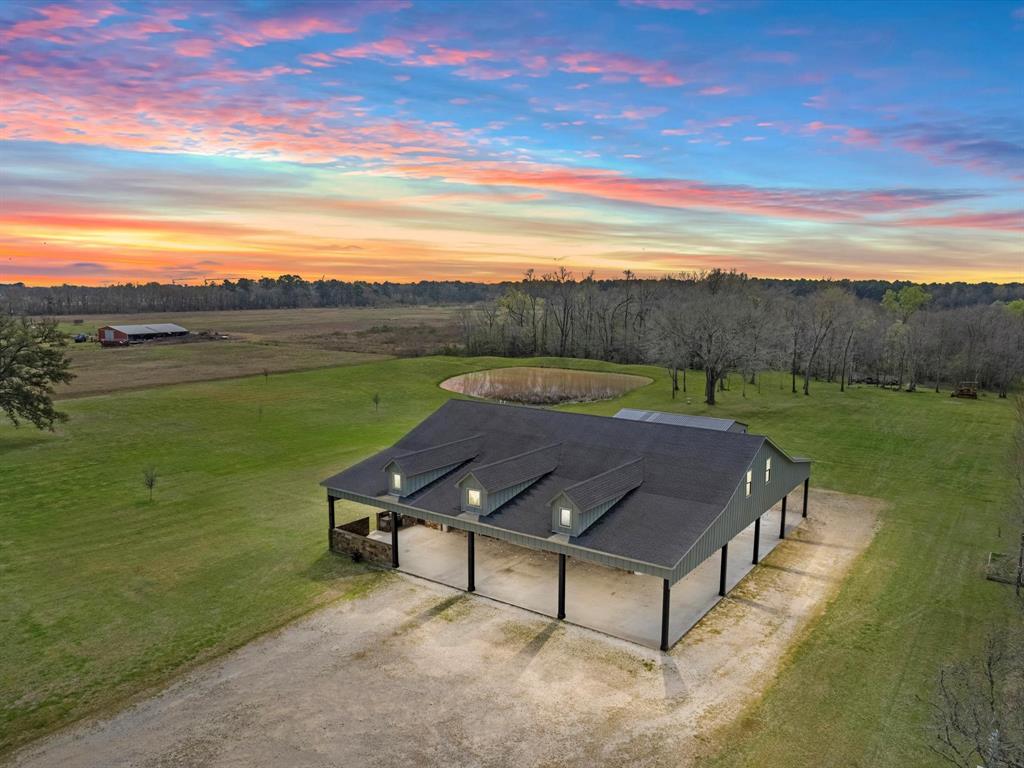 10 Acre Rural Retreat in the bustling East Harris County Town of Crosby.