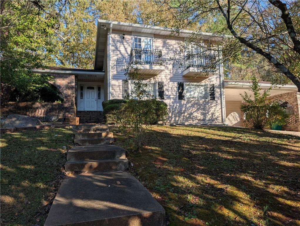 a front view of house with yard