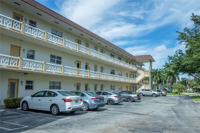 $159,900 | 5141 West Oakland Park Boulevard, Unit 210 | Lauderdale Lakes West Gate