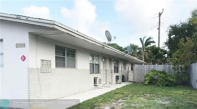 $2,250 | 3990 Southwest 51st Street | Dania Beach