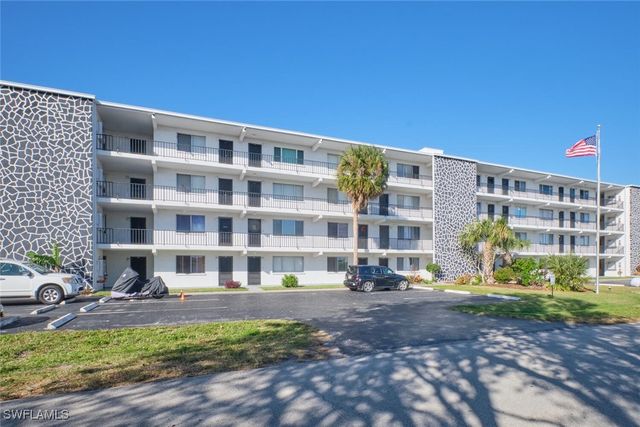 $135,000 | 4906 Victoria Drive, Unit 106 | Cape Coral