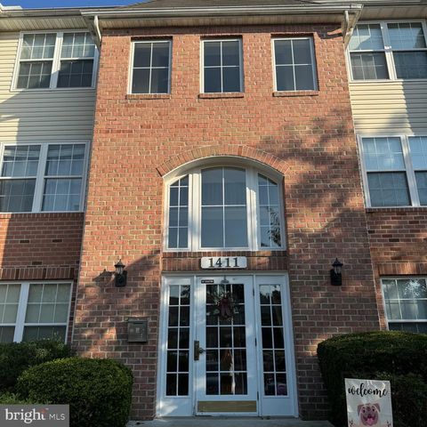 $1,975 | 1411 F Bonnett Place, Unit 236 | Taylor Ridge