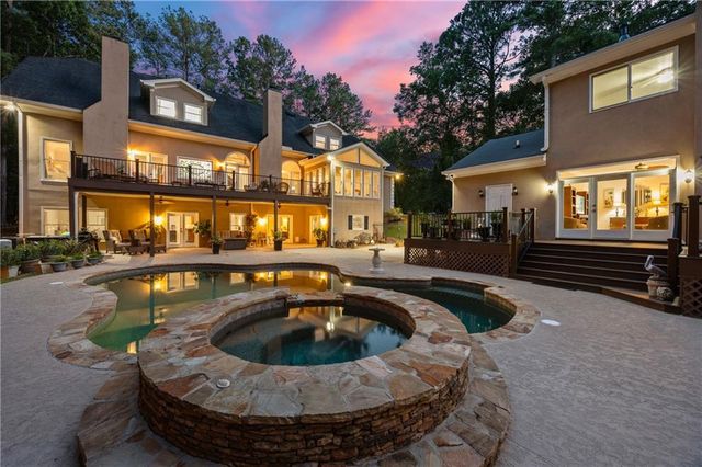 $2,480,000 | 2010 Stonehedge Road | Roswell