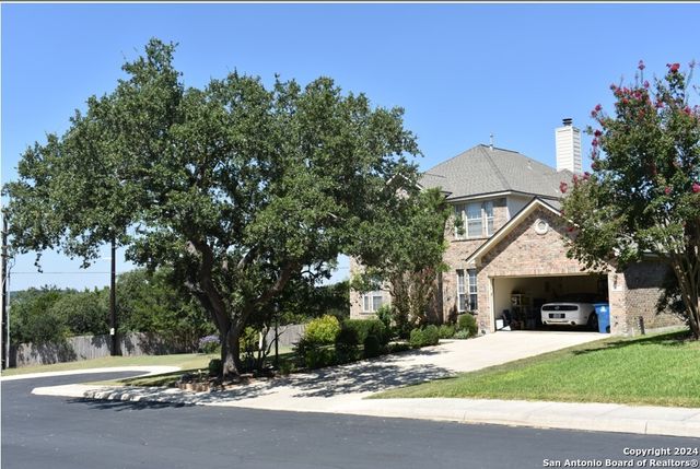 $2,800 | 211 Jardin Vista | Stone Oak