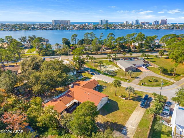 $460,000 | 2817 Banyan Street | Treasure Cove