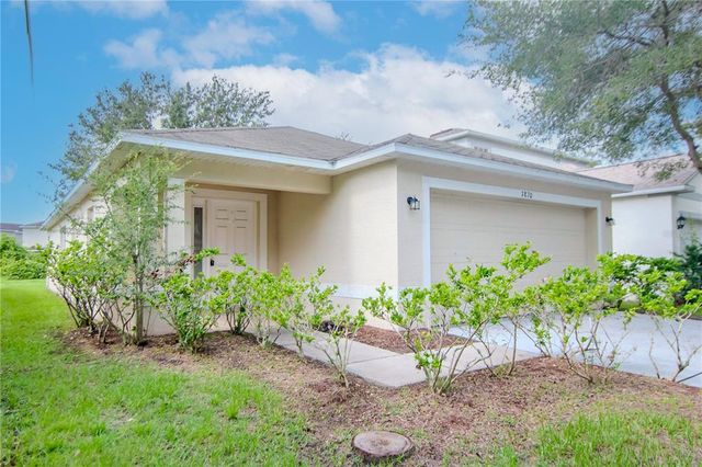 $329,900 | 7870 Carriage Pointe Drive | Gibsonton