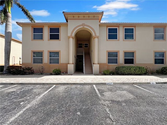 $1,599 | 15417 Bellamar Circle, Unit 821 | Iona