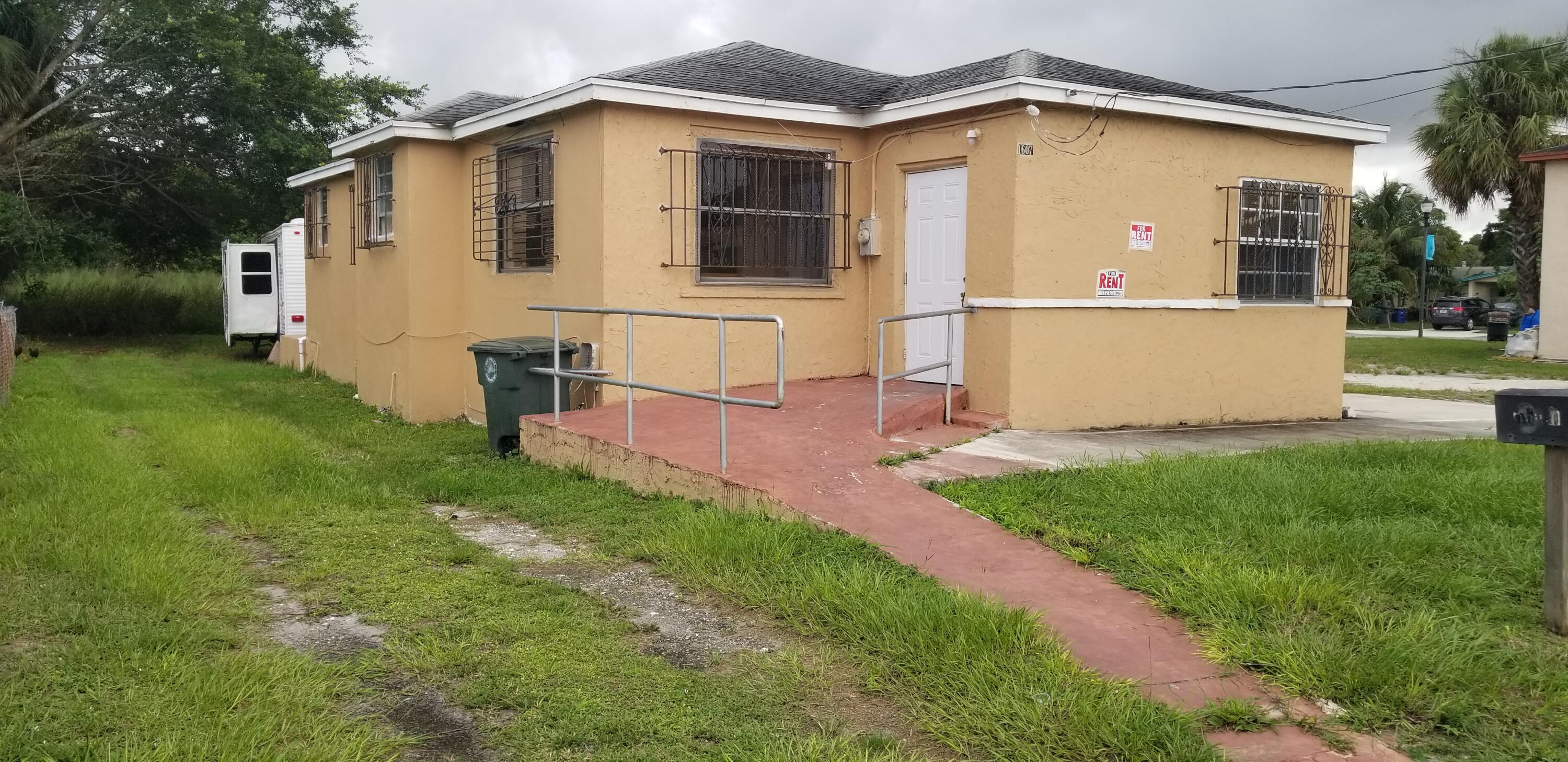 front view of house with a yard