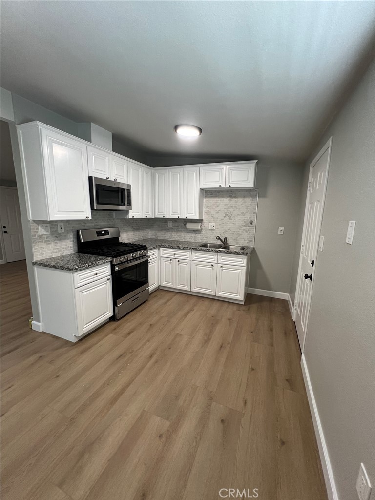 Kitchen newly remodeled