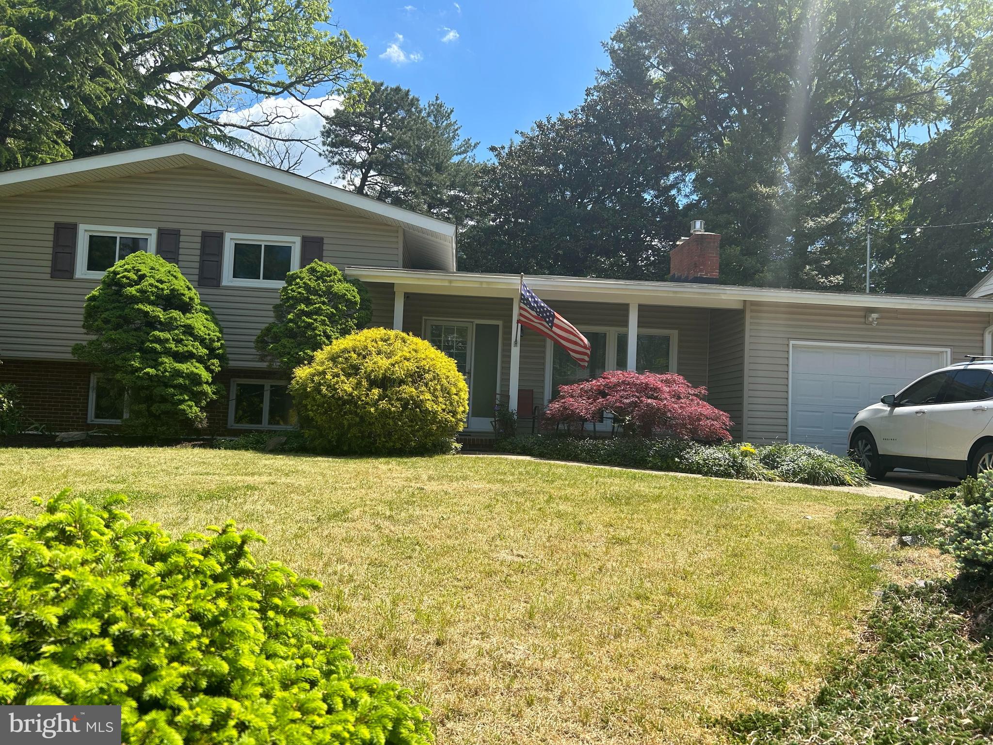 a front view of house with yard