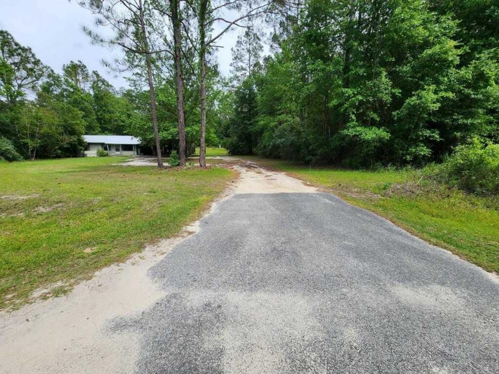 495 Southeast Apache Avenue, Lee, FL 32059 | Compass