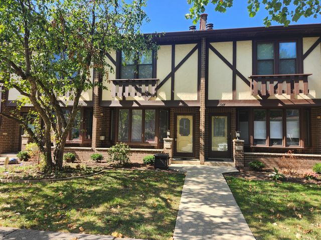 $3,000 | 325 North Marion Street | Oak Park