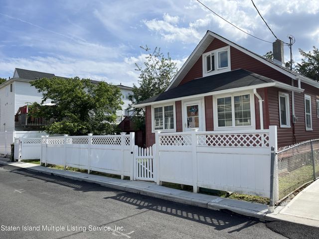 $549,000 | 54 Waterside Street | New Dorp Beach