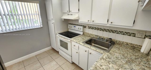 $2,200 | 3900 Northwest 76th Avenue, Unit 310 | Spring Tree