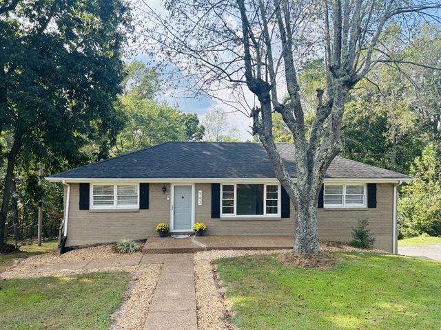 $369,000 | 943 Draughon Drive | Greenbrier