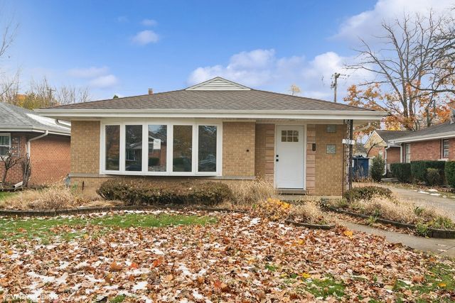 $700,000 | 703 Sylviawood Avenue | Park Ridge