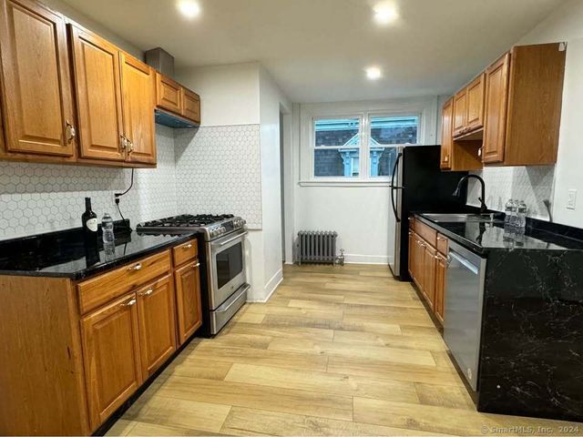 $2,150 | 270 Edgewood Avenue, Unit 3 | Dwight