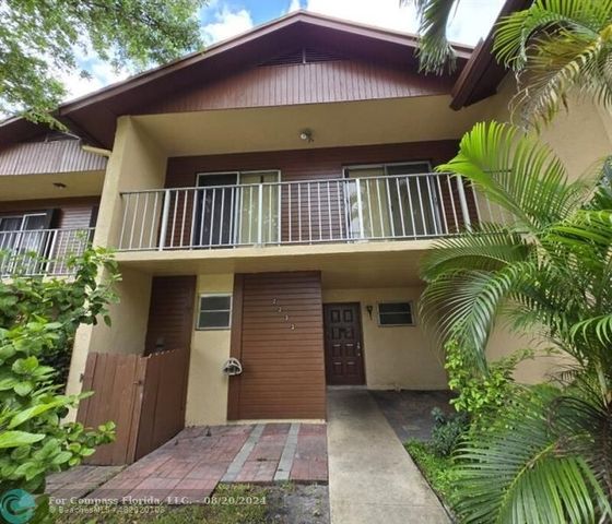 $489,000 | 2233 Nova Village Drive, Unit 2233 | Davie