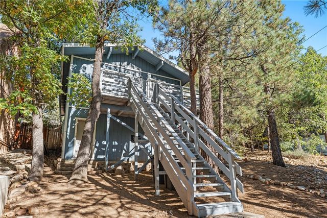 $435,000 | 329 Vista Avenue | Big Bear City