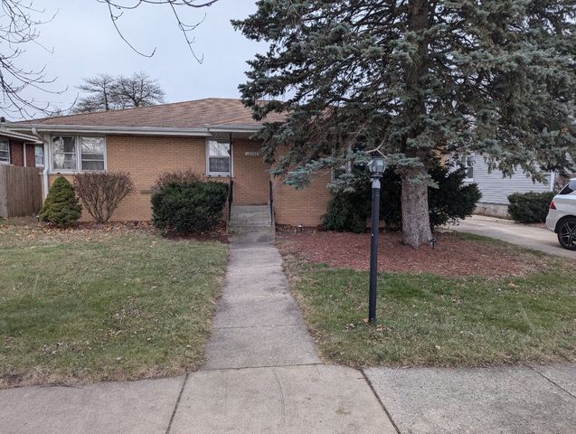 $275,000 | 18546 Chicago Avenue | Lansing