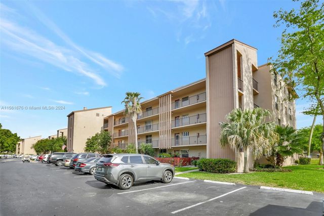 $260,000 | 7561 Northwest 1st Street, Unit 208 | Oriole Gardens