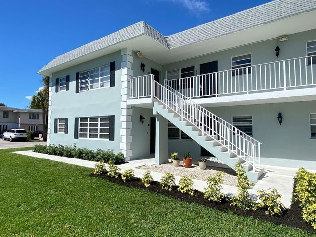 $1,725 | 875 Southwest 4th Court, Unit 18 | Boca Raton Square Gateway