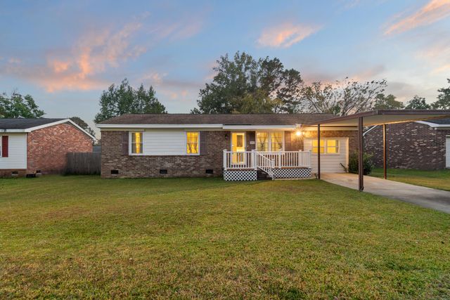 $295,000 | 340 Water Oak Drive | Goose Creek