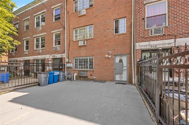 $3,800 | 662 Crotona Park South | Morrisania