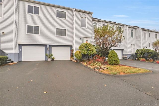 $309,900 | 49 Midway Drive, Unit 49 | Cromwell