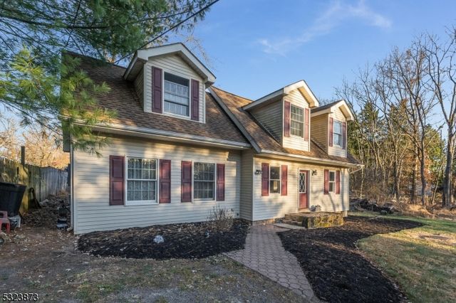 $395,000 | 115 Lilac Drive | Clinton Township - Hunterdon County