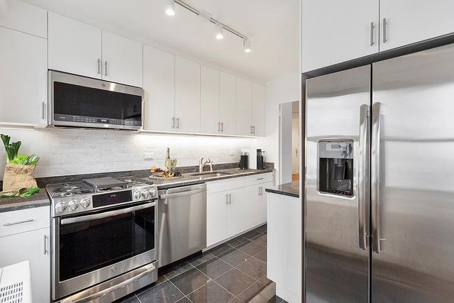 $7,595 | 500 East 77th Street, Unit 531 | Lenox Hill