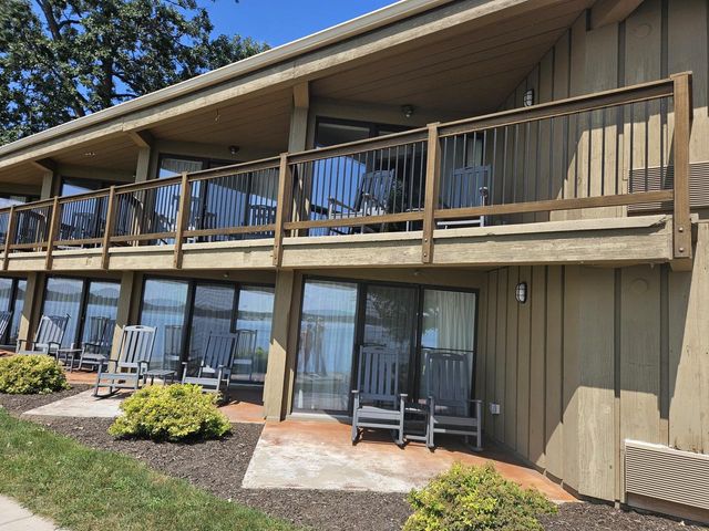 $75,000 | 2400 East Geneva, Unit 1517 | Lake Geneva Lakefront