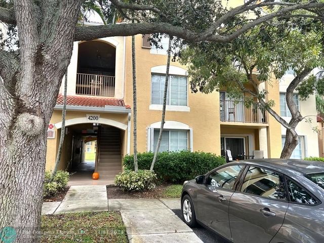 $1,750 | 4200 San Marino Boulevard, Unit 203 | The Villages of Palm Beach Lakes