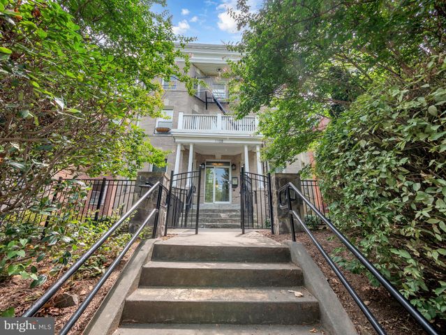 $320,000 | 1108 Columbia Road Northwest, Unit 304 | Columbia Heights