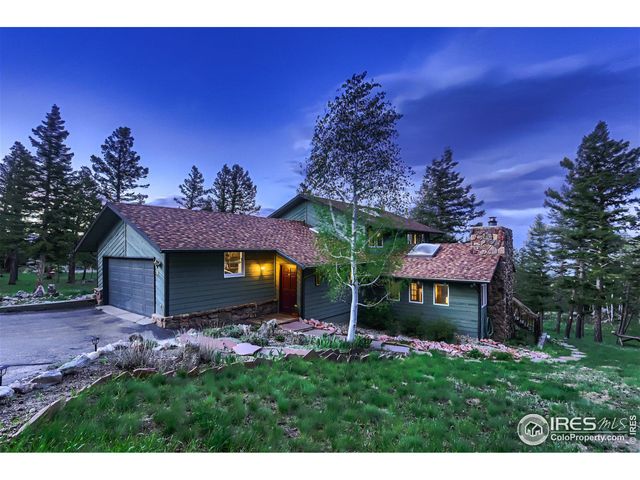 $1,395,000 | 124 Deer Trail Circle | Boulder Heights