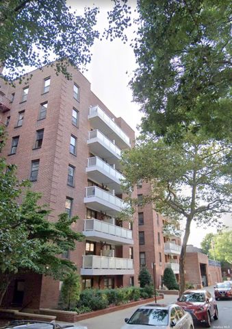 $3,100 | 83-40 Austin Street, Unit T | Kew Gardens