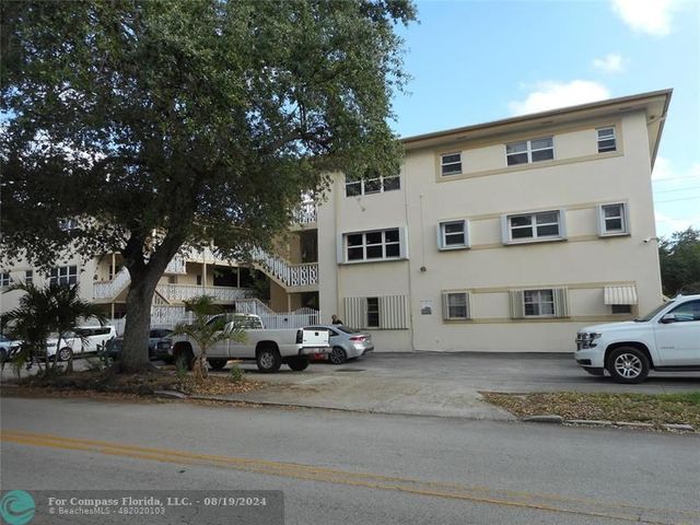 $339,000 | 1958 Monroe Street, Unit 110 | Parkside