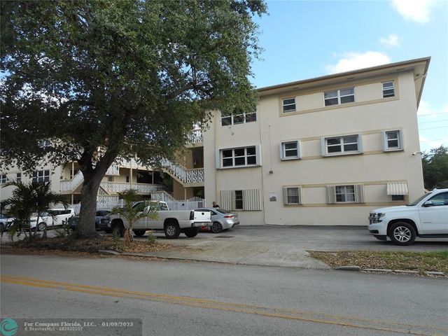 $339,000 | 1958 Monroe Street, Unit 110 | Parkside