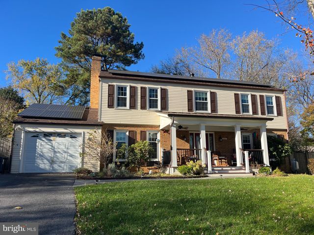 $825,000 | 12037 Winesap Terrace | Quince Orchard Knolls