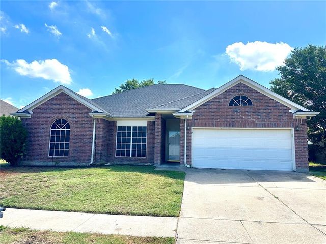 $2,250 | 6703 Stone Branch Drive | Southeast Arlington