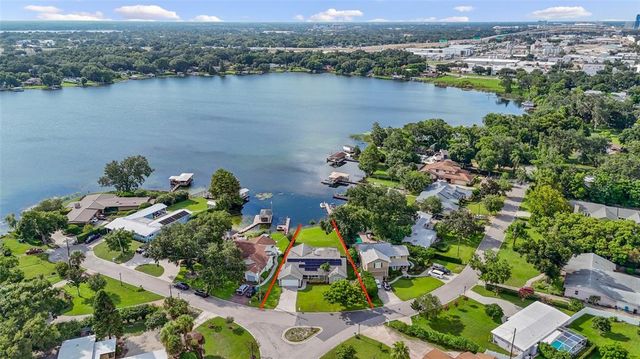 $1,095,000 | 301 Richard Place | Lake Holden